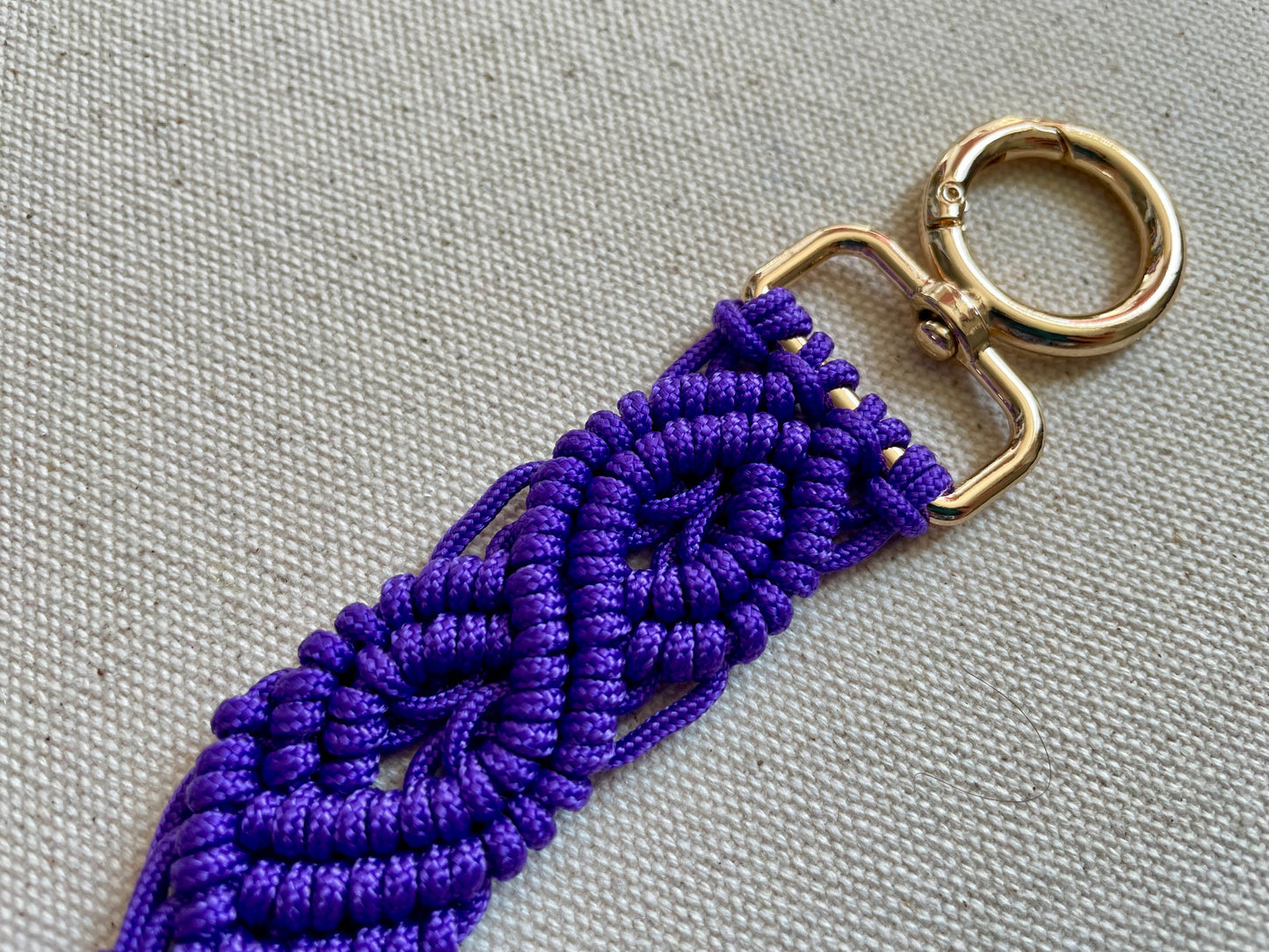 Macramé Paracord Keychain – Purple Double Diamond Knot