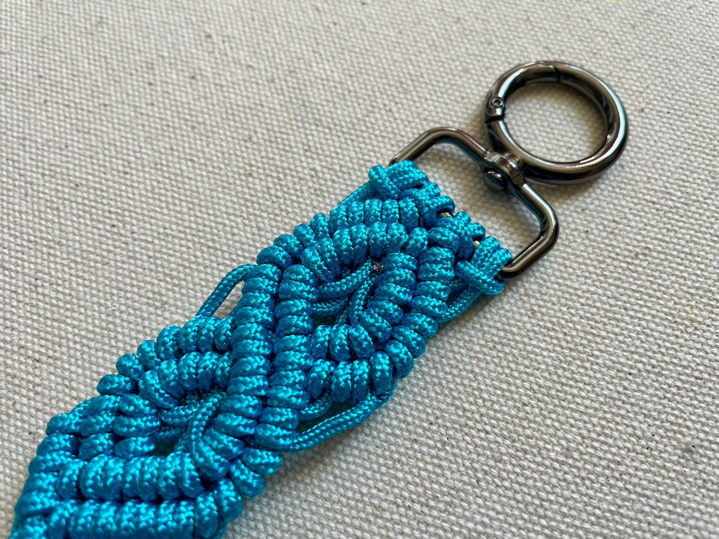 Macramé Paracord Keychain – Sky Blue Double Diamond Knot