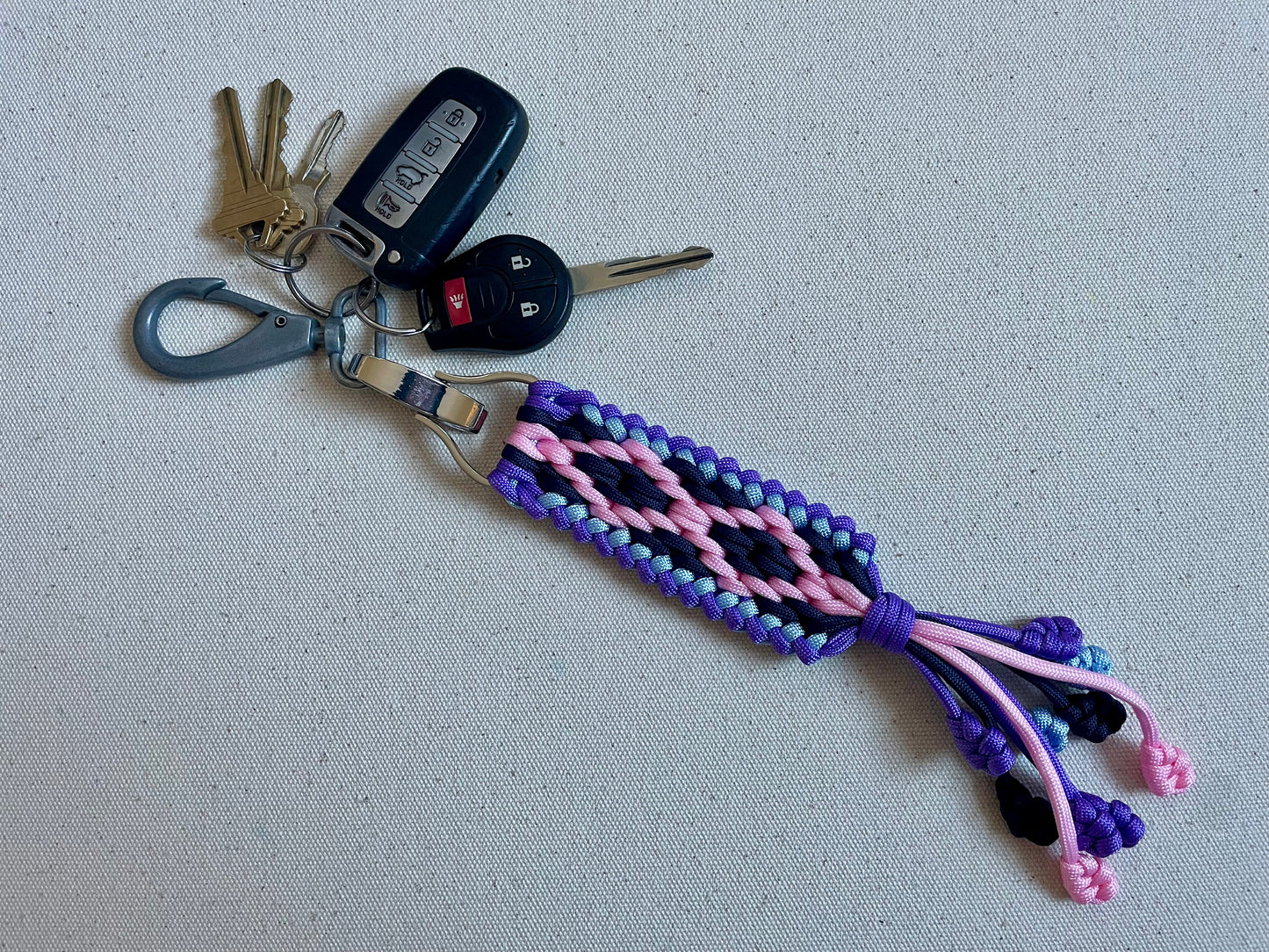Macramé Paracord Keychain in Unicorn Dream Diamond Pattern - Zaira Collection