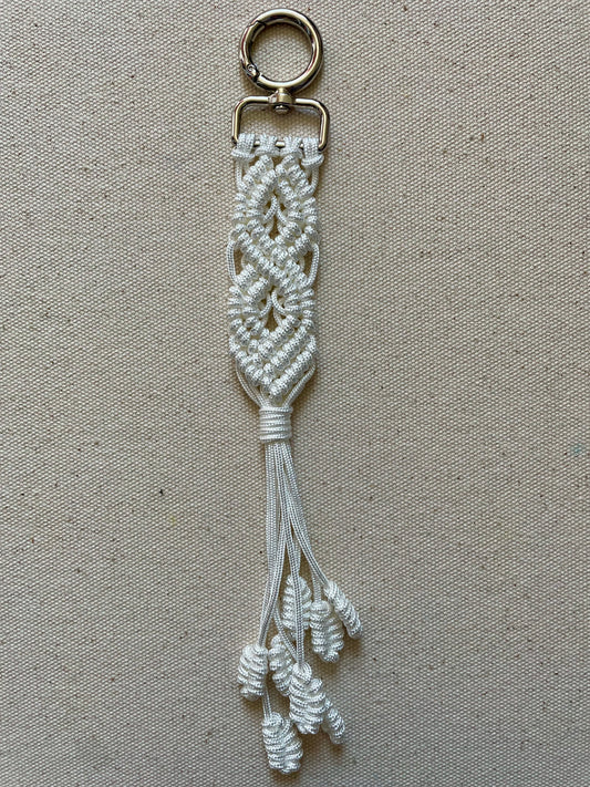 Macramé Paracord Keychain – Glossy White Double Diamond Knot
