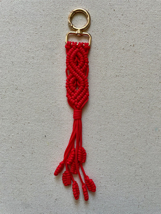 Macramé Paracord Keychain – Red Double Diamond Knot