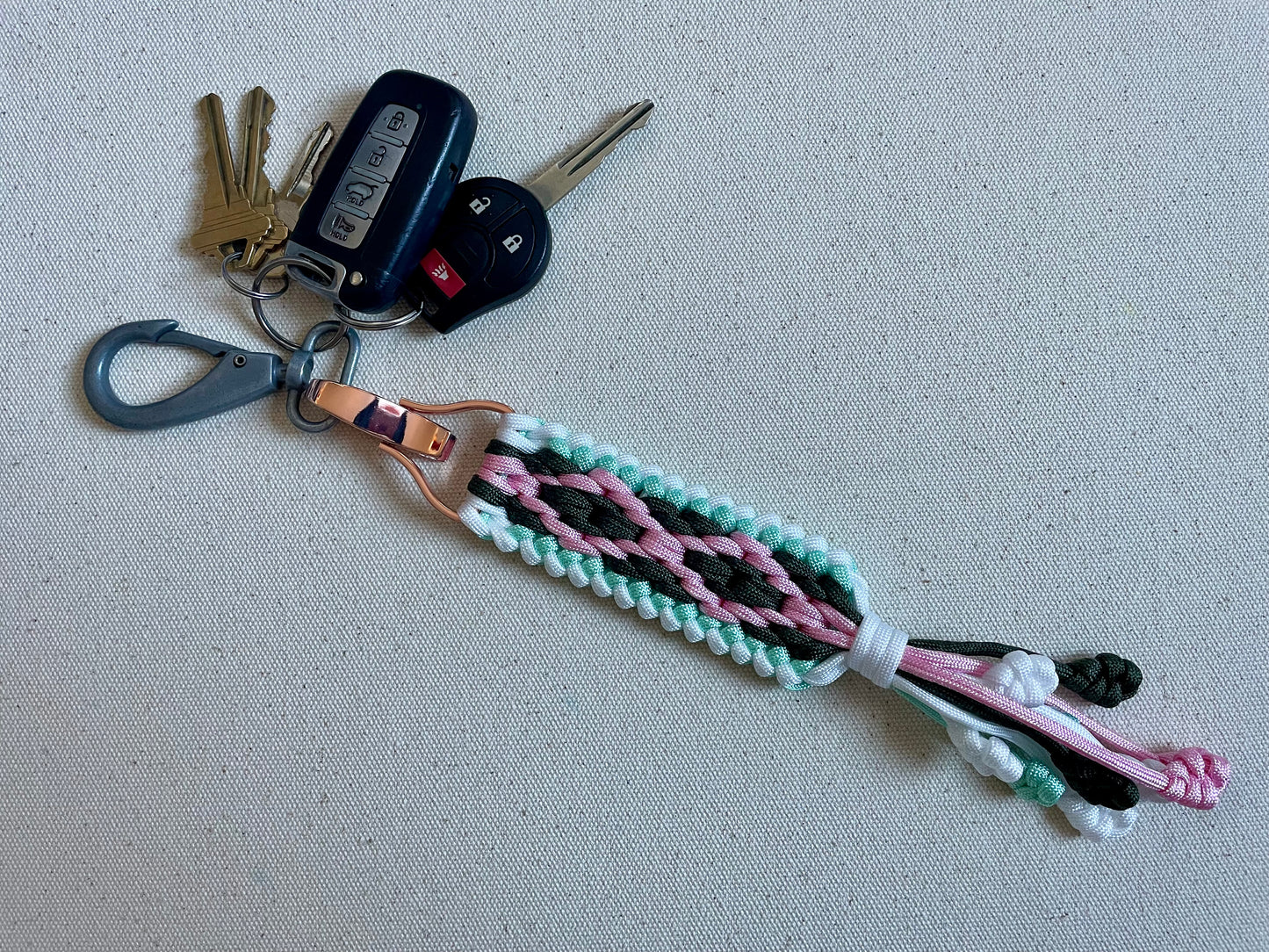 Macramé Paracord Keychain in Egg Hunt Diamond Pattern - Zaira Collection