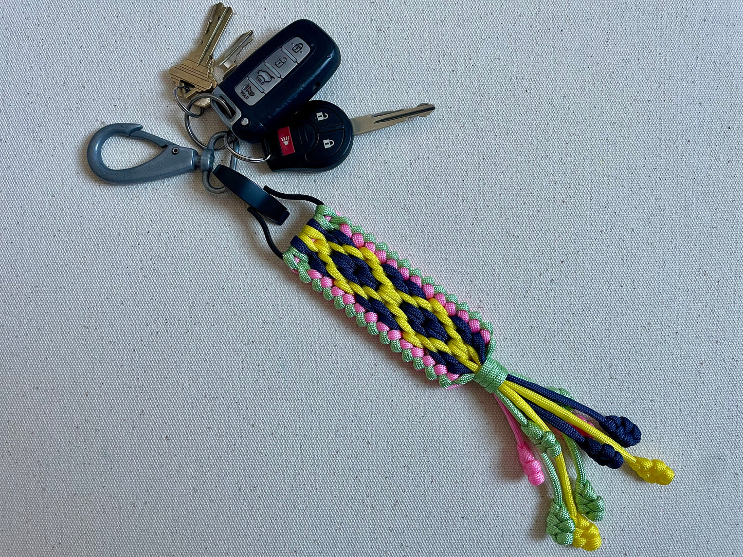 Macramé Paracord Keychain in Confetti Burst Diamond Pattern - Zaira Collection