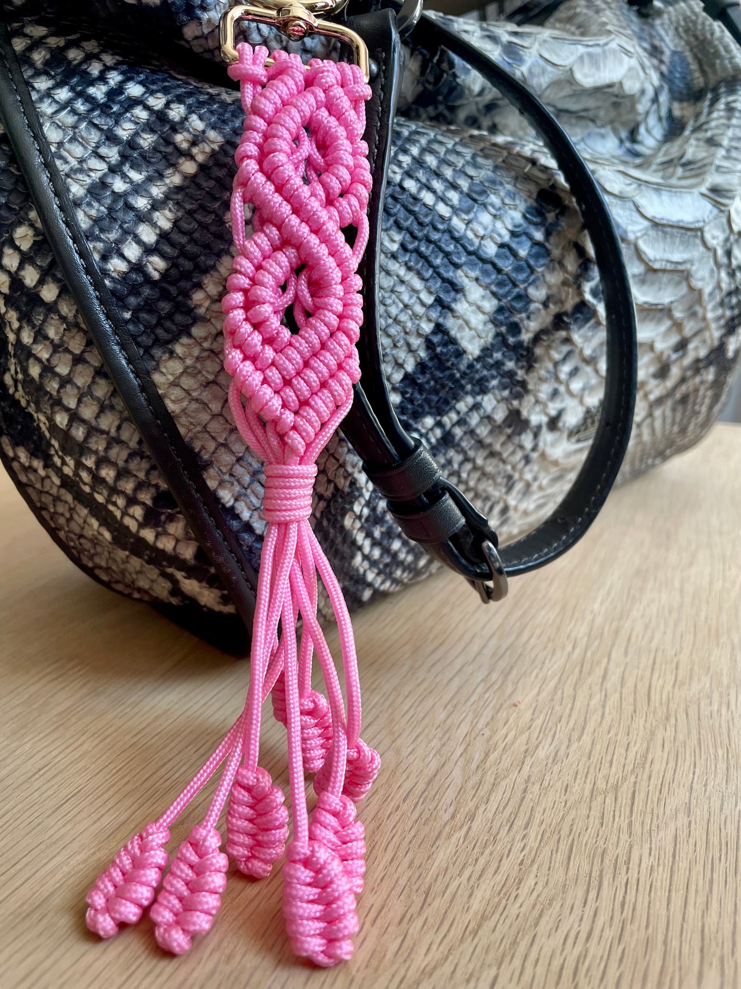 Macramé Paracord Keychain – Pink Double Diamond Knot