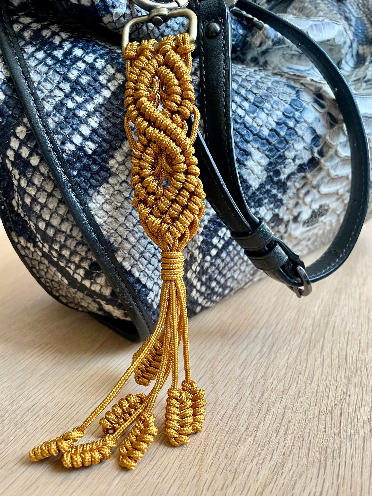 Macramé Paracord Keychain – Antique Gold Double Diamond Knot