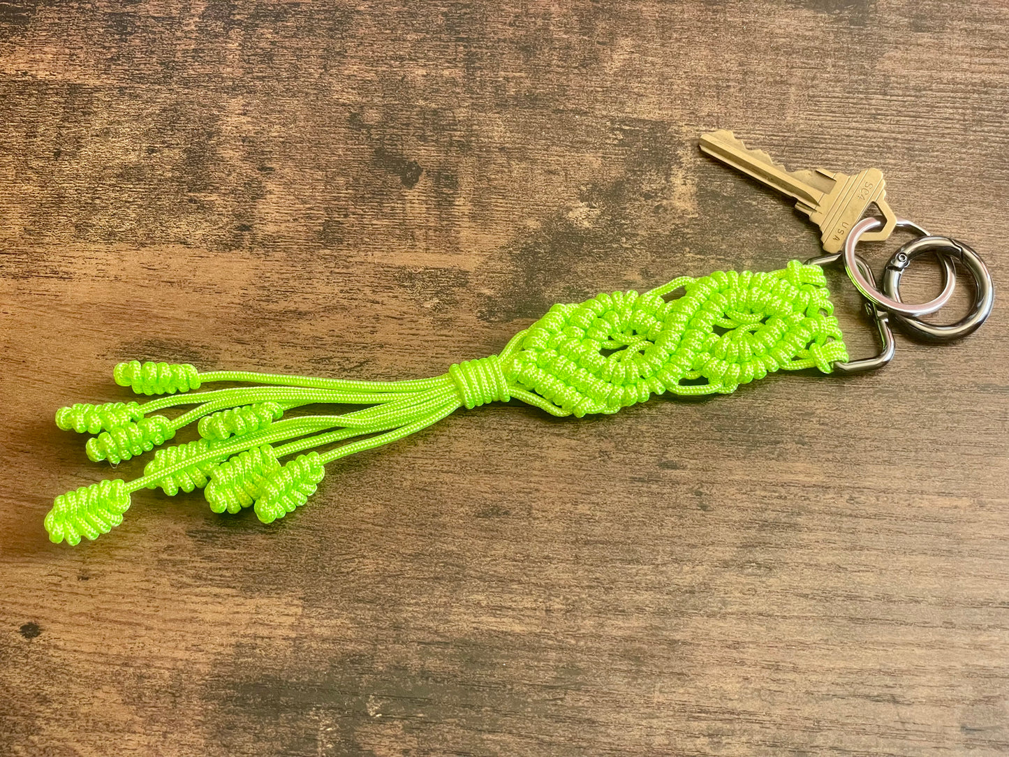 Macramé Paracord Keychain – Yellow Green Double Diamond Knot