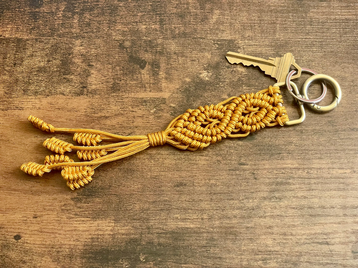 Macramé Paracord Keychain – Antique Gold Double Diamond Knot