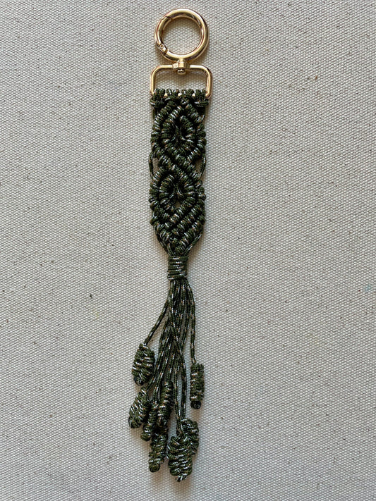 Macramé Paracord Keychain – Olive Multi Double Diamond Knot