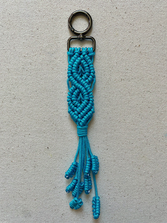 Macramé Paracord Keychain – Sky Blue Double Diamond Knot