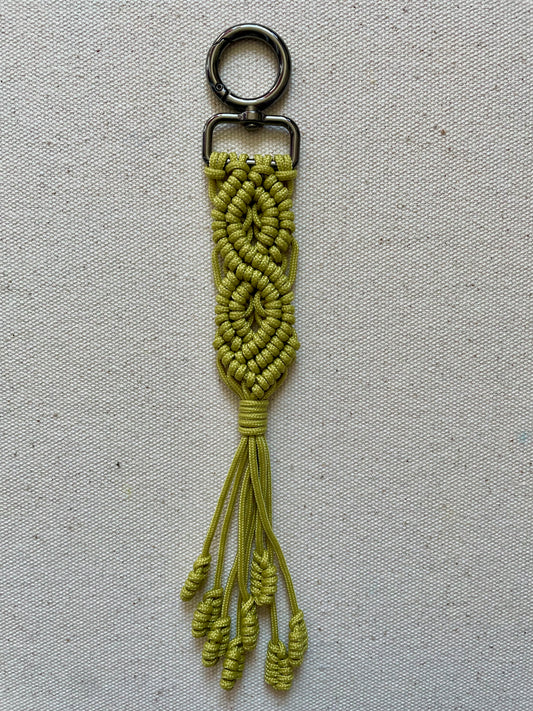 Macramé Paracord Keychain – Green Khaki Double Diamond Knot