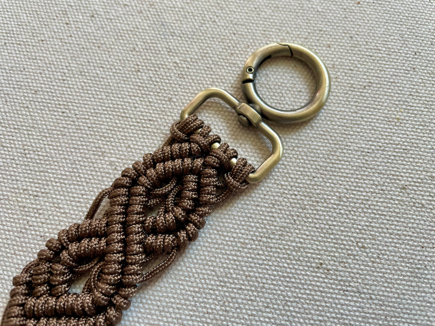 Macramé Paracord Keychain – Brown Double Diamond Knot
