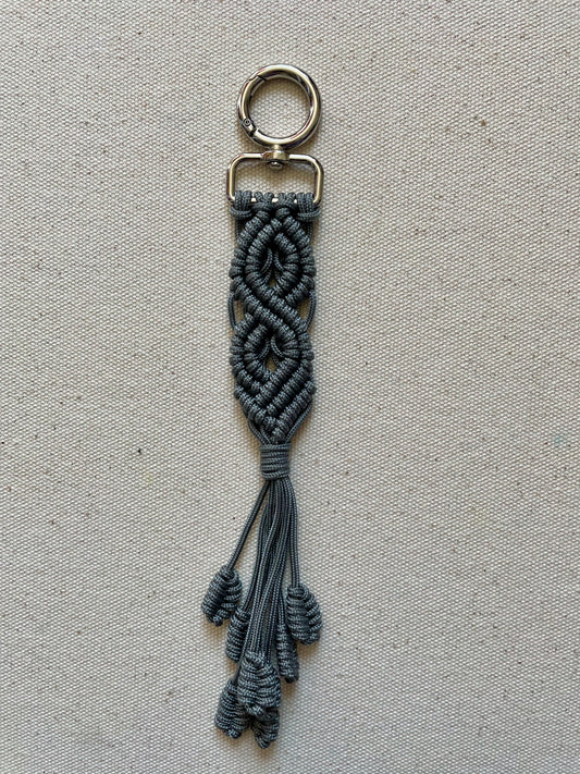 Macramé Paracord Keychain – Dark Grey Double Diamond Knot