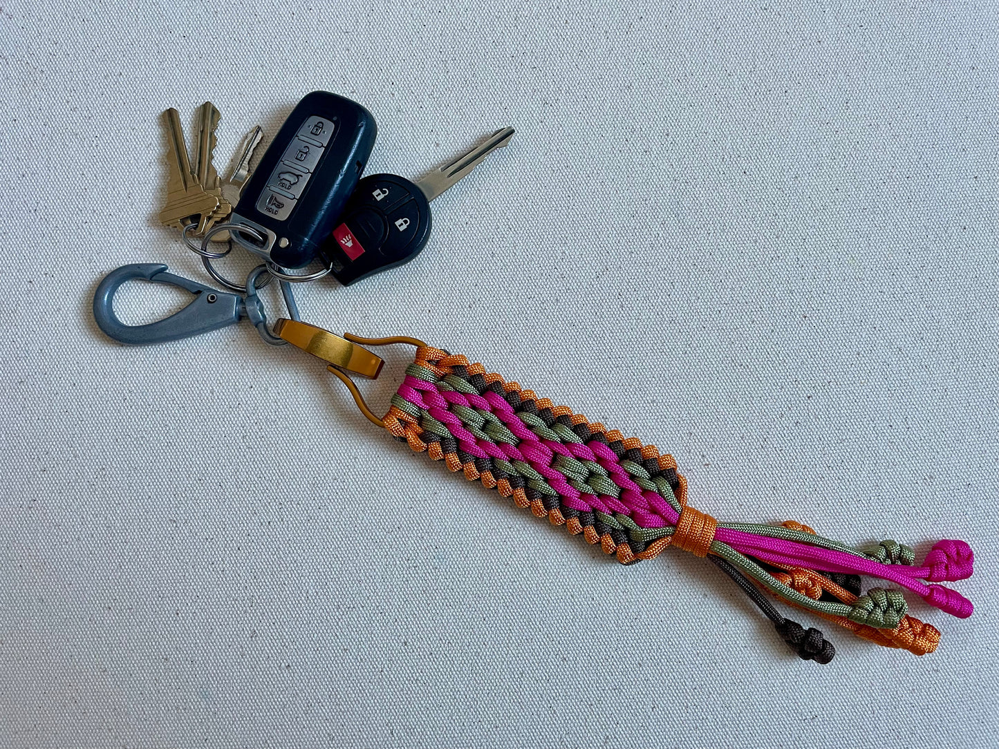 Macramé Paracord Keychain in Tropical Sunset Diamond Pattern - Zaira Collection