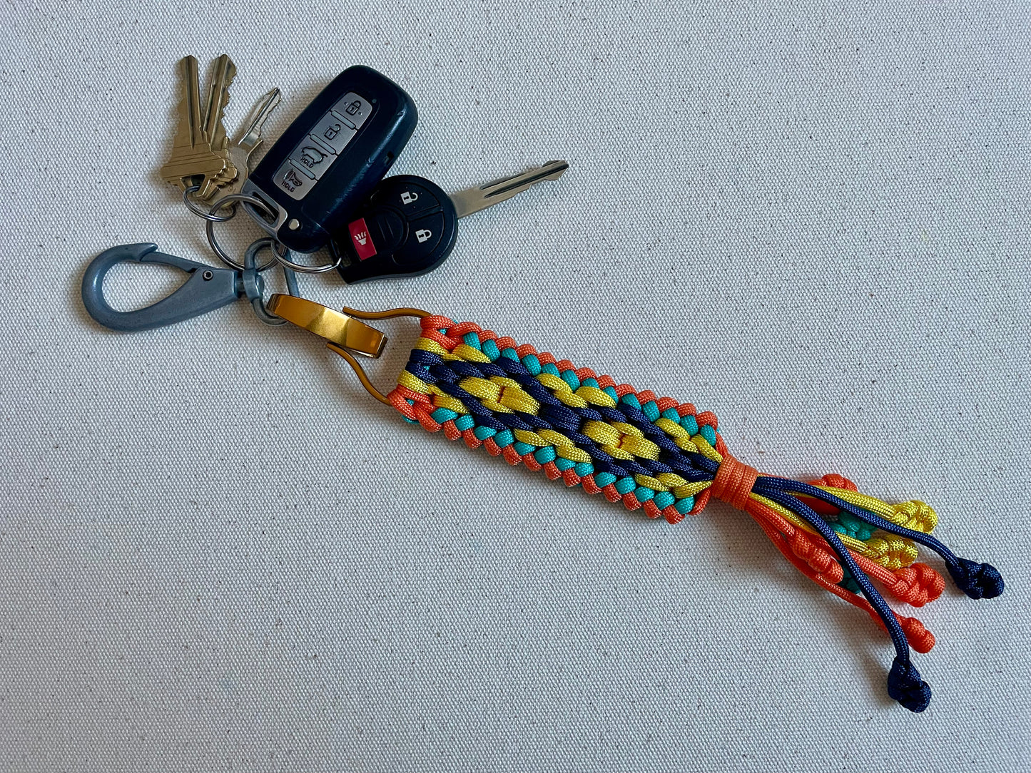 Macramé Paracord Keychain in Firecracker Diamond Pattern - Zaira Collection