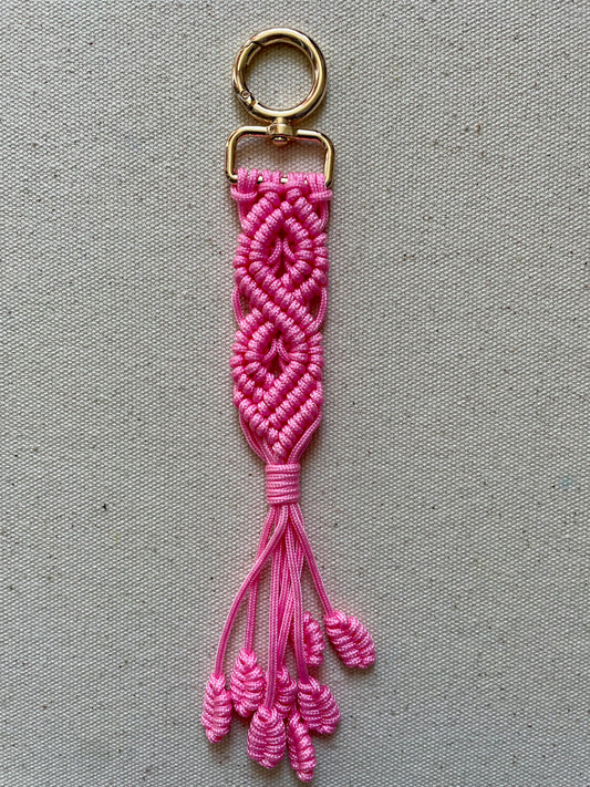 Macramé Paracord Keychain – Pink Double Diamond Knot