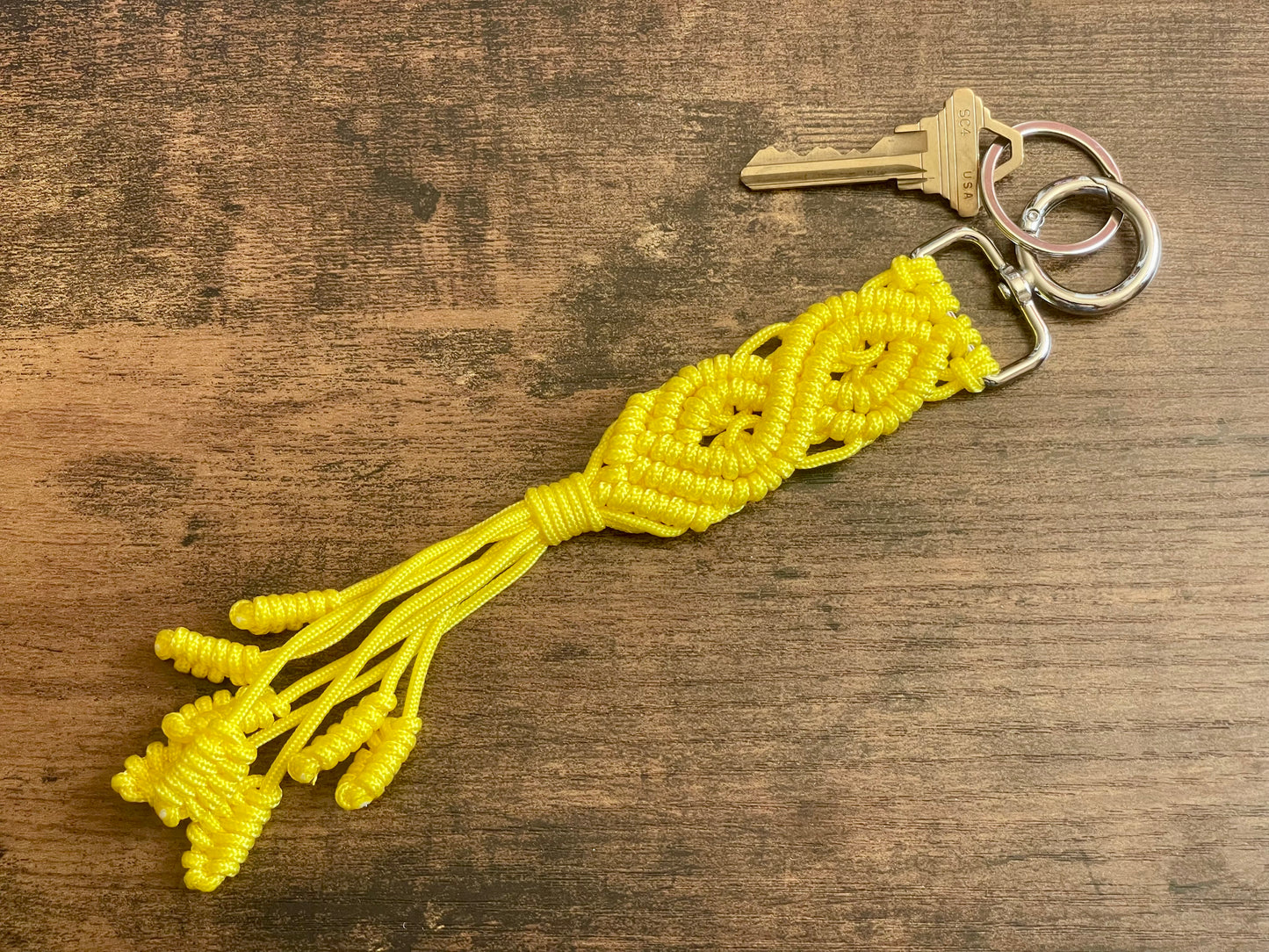 Macramé Paracord Keychain – Yellow Double Diamond Knot