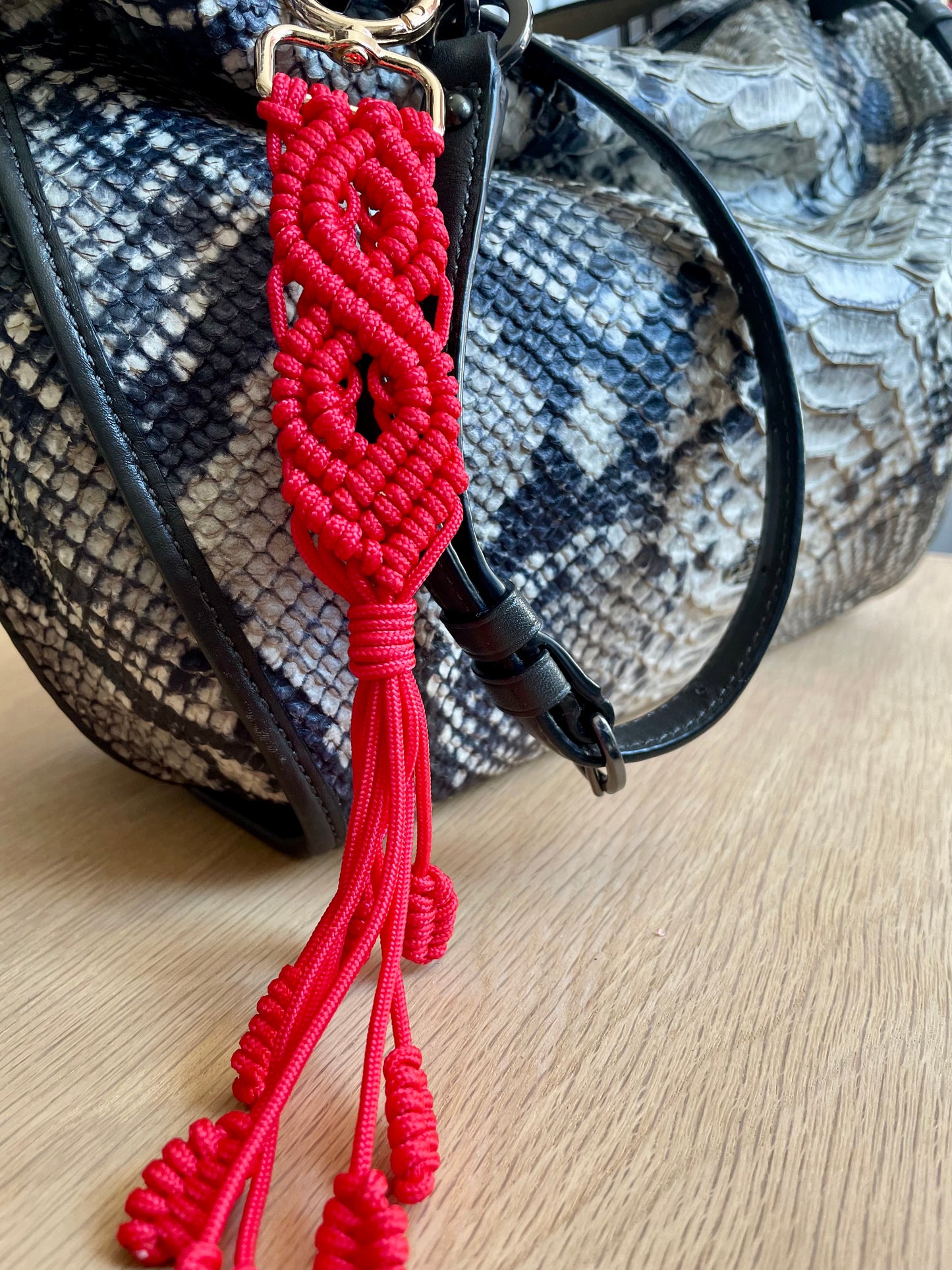 Macramé Paracord Keychain – Red Double Diamond Knot