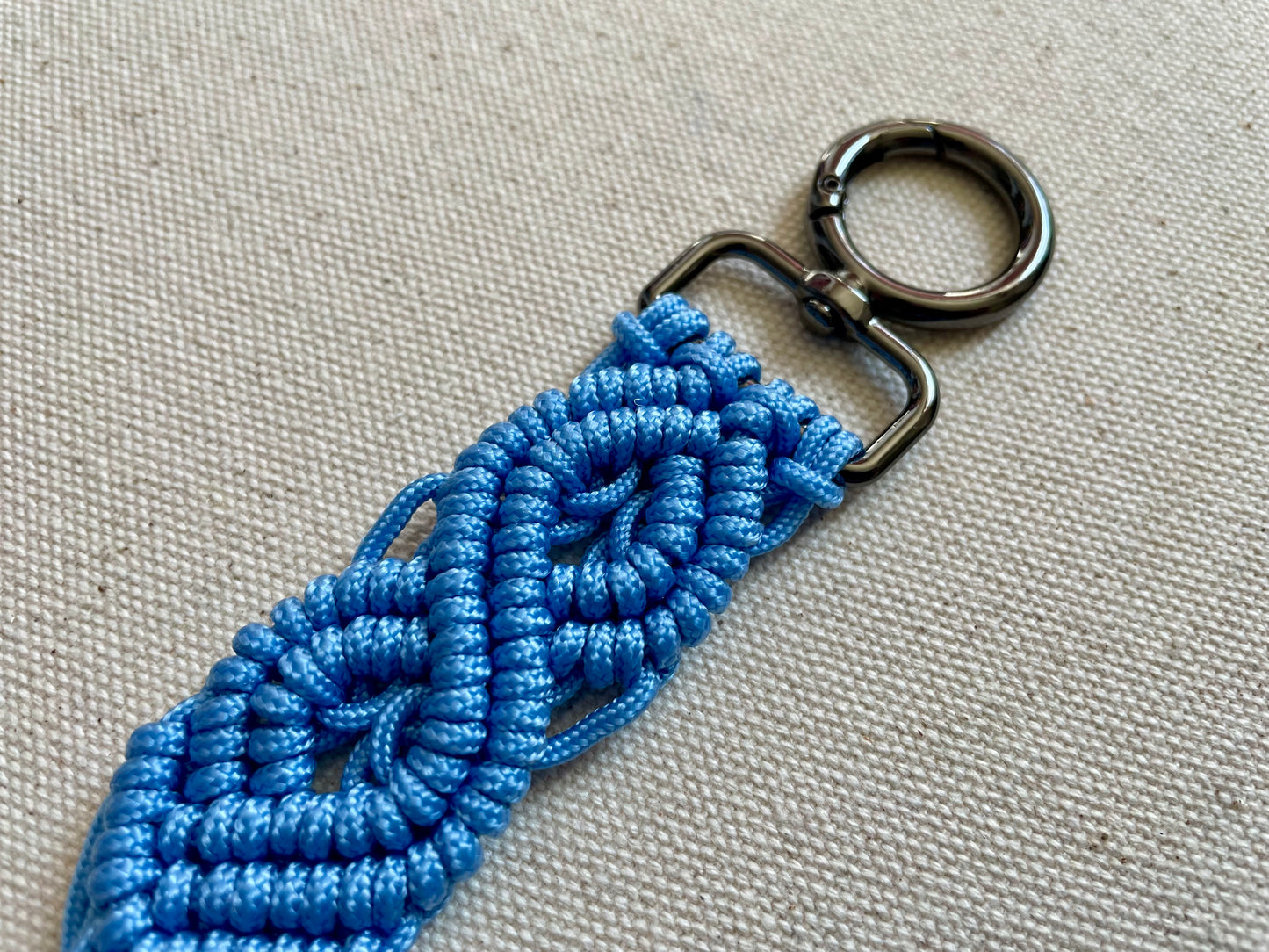 Macramé Paracord Keychain – Baby Blue Double Diamond Knot