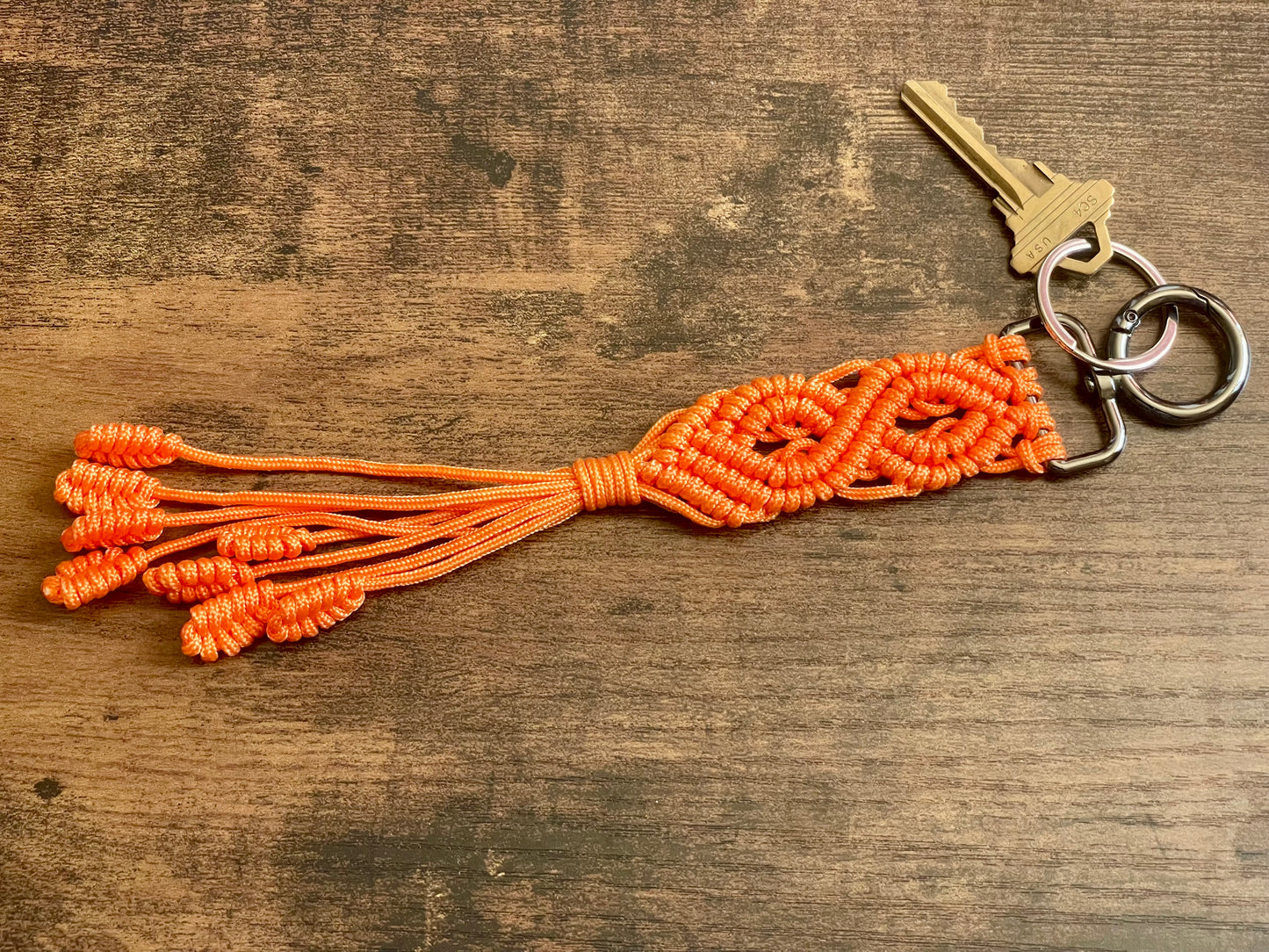 Macramé Paracord Keychain – Orange Double Diamond Knot