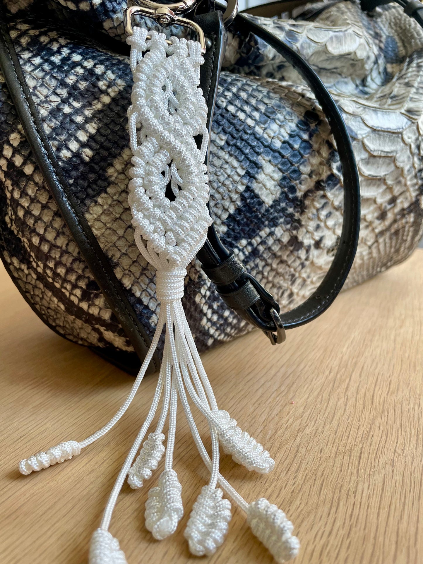 Macramé Paracord Keychain – Glossy White Double Diamond Knot