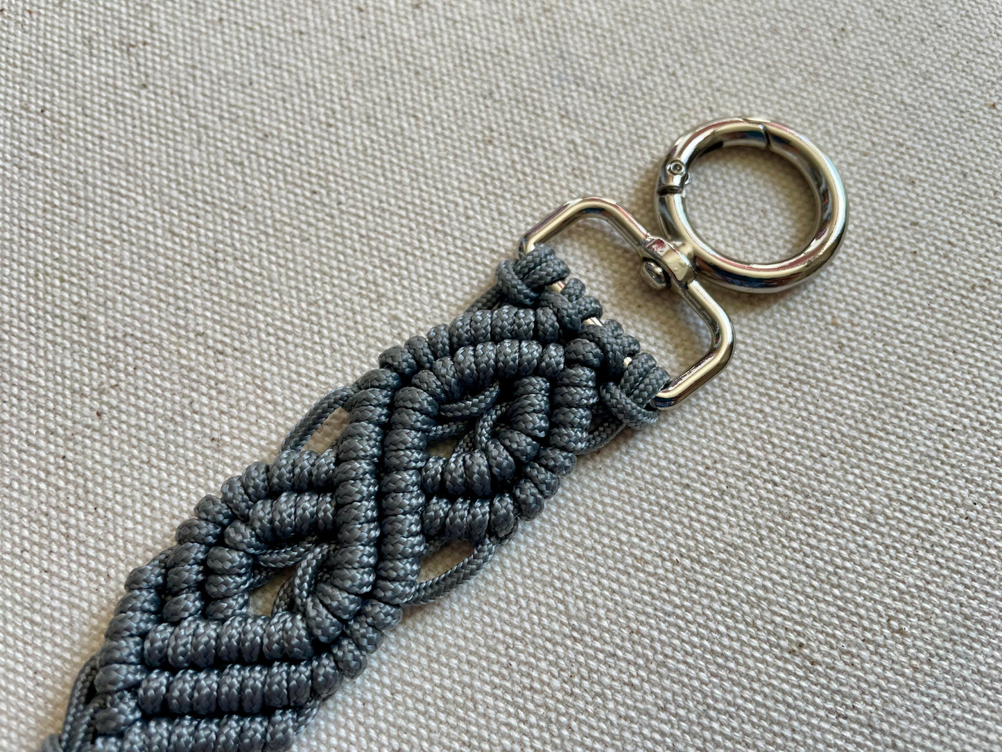 Macramé Paracord Keychain – Dark Grey Double Diamond Knot