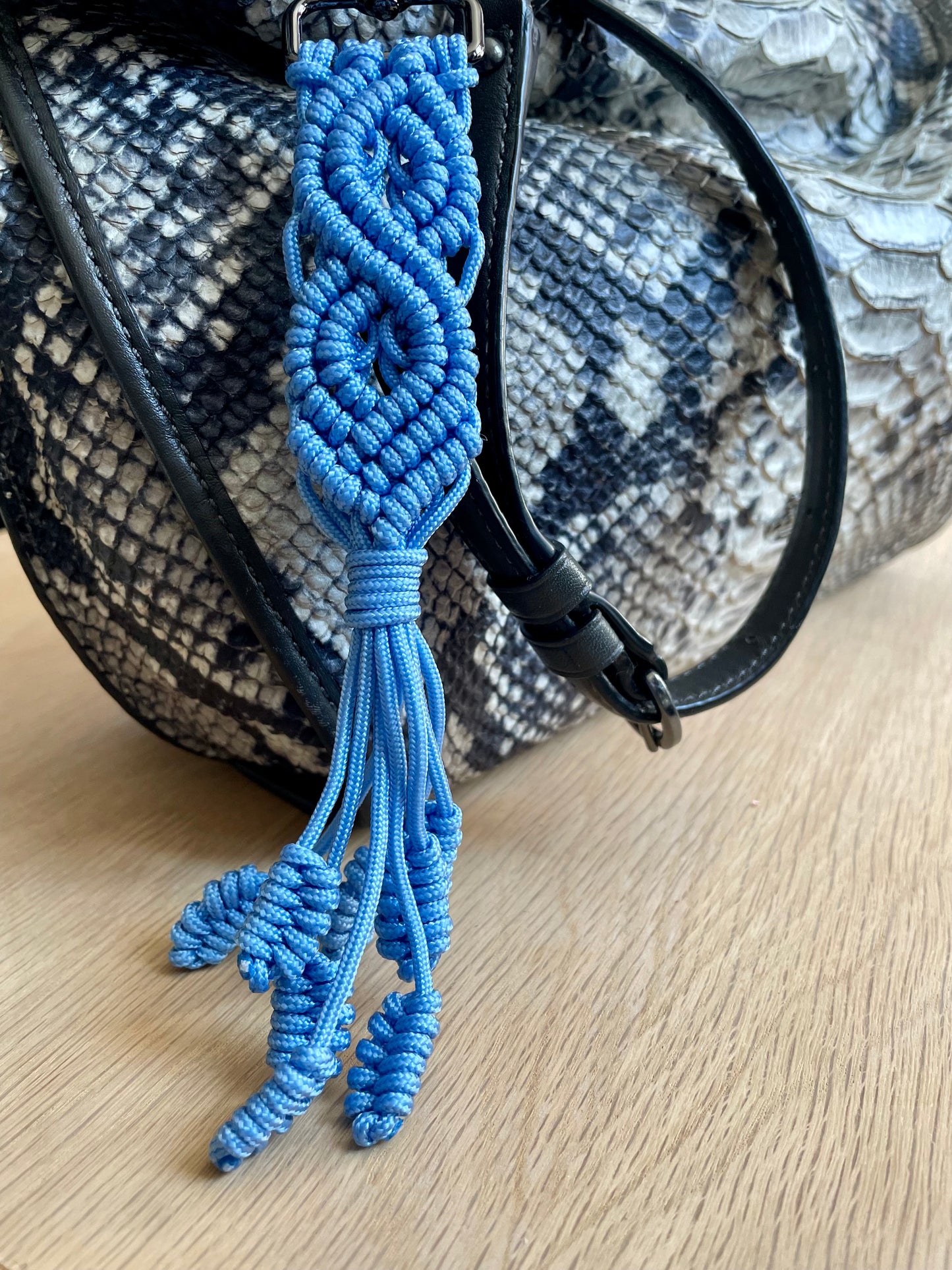 Macramé Paracord Keychain – Baby Blue Double Diamond Knot