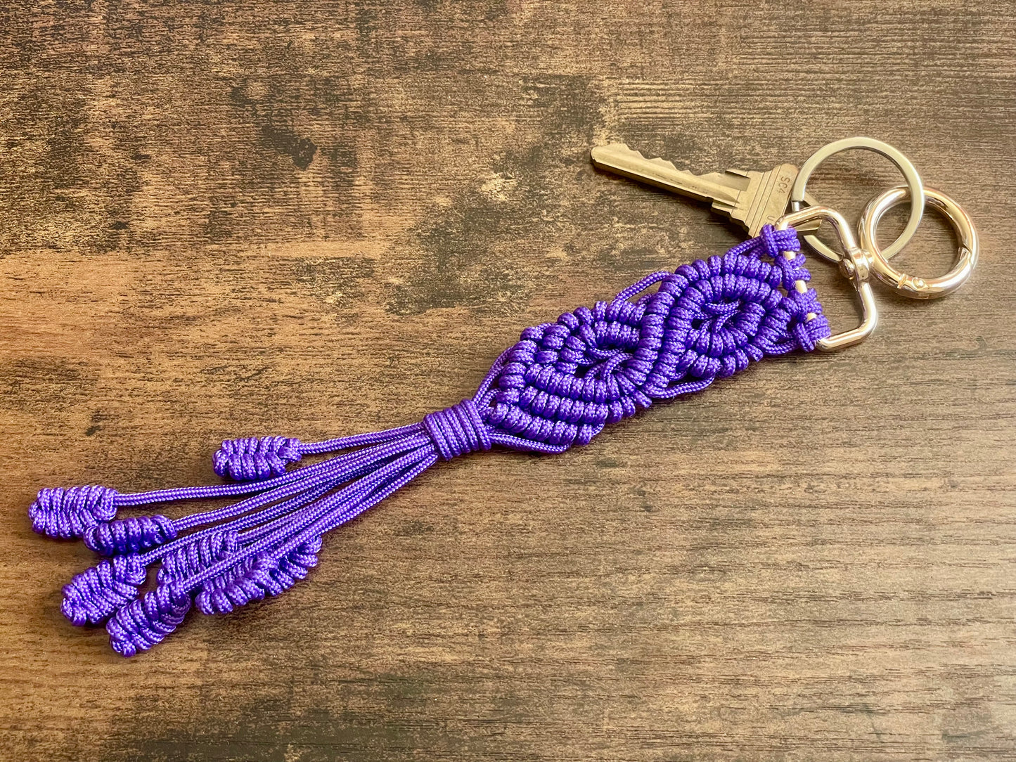 Macramé Paracord Keychain – Purple Double Diamond Knot