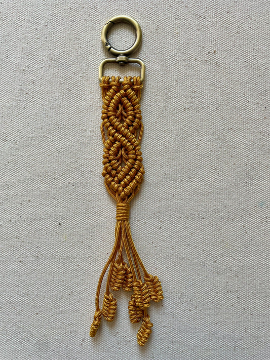 Macramé Paracord Keychain – Antique Gold Double Diamond Knot