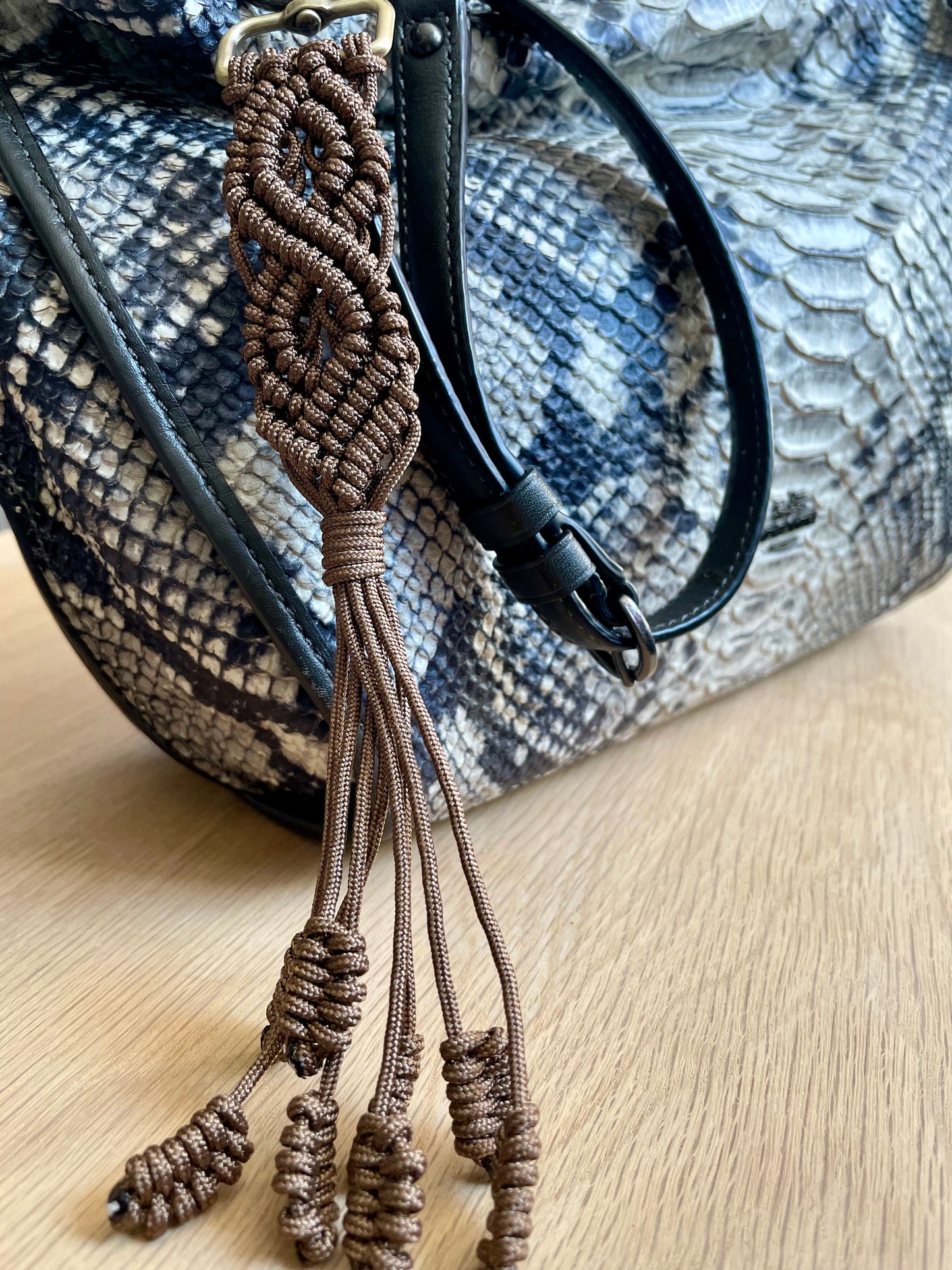 Macramé Paracord Keychain – Brown Double Diamond Knot